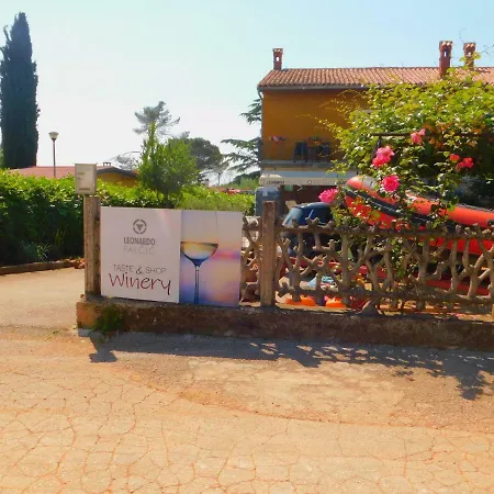 App Palcic K Novigrad (Istria)